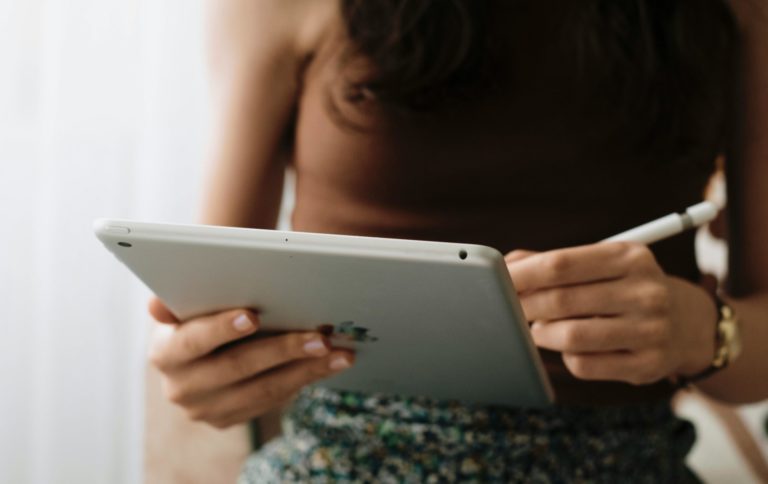 Due obblighi di legge scadono a giugno,    pec obbligatoria & accessibilità siti e-commerce 